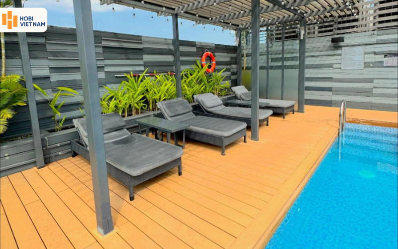 Gỗ nhựa ngoài trời: Giải pháp bền đẹp cho không gian ngoại thất hiện đại